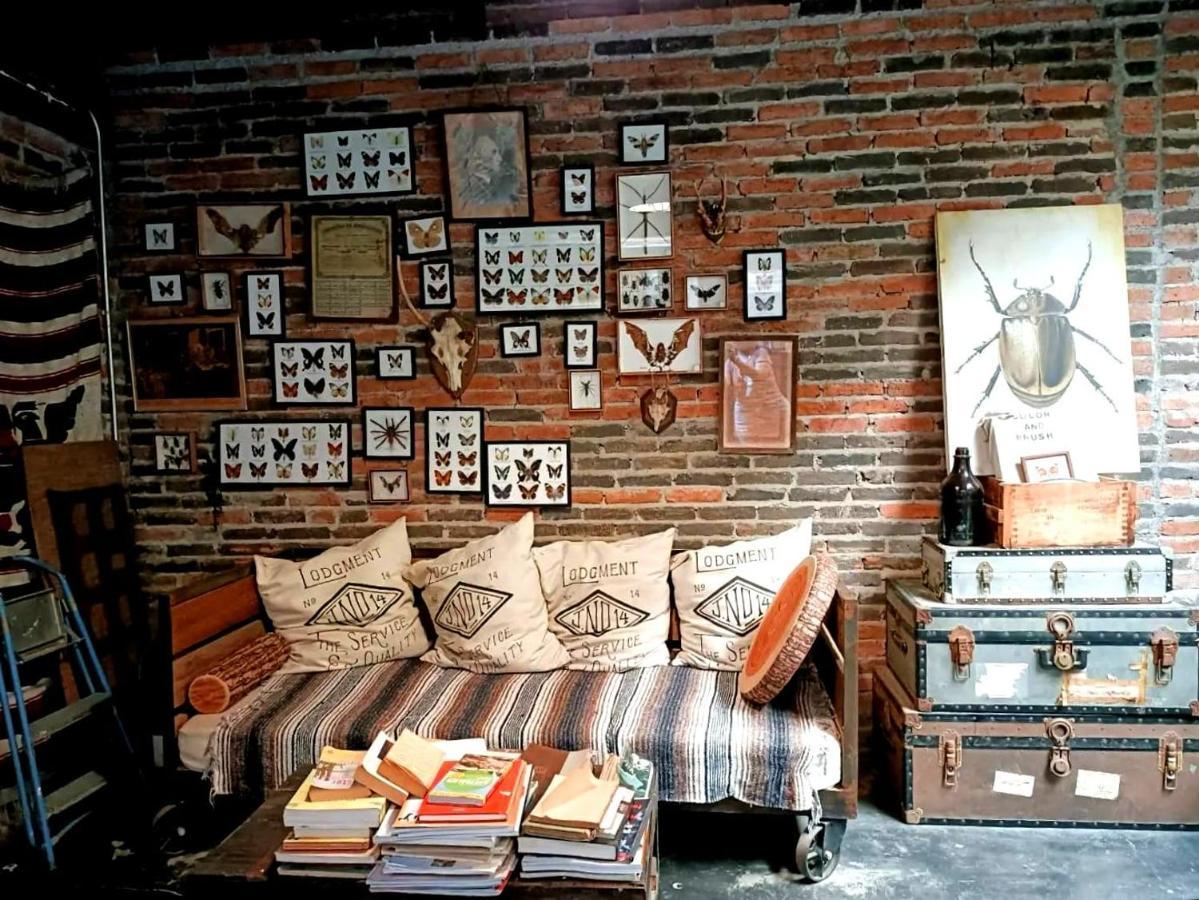 Bed and Breakfast J No.14 Бангкок Экстерьер фото