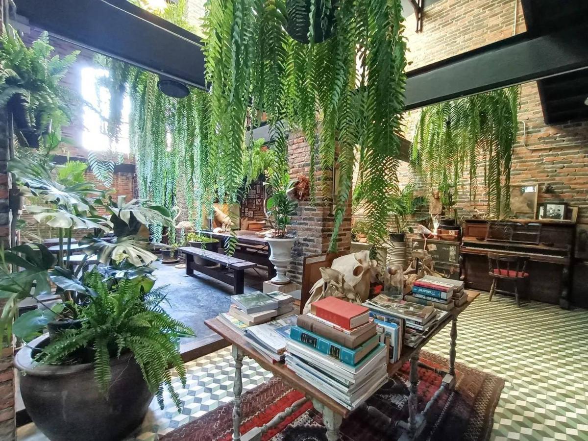 Bed and Breakfast J No.14 Бангкок Экстерьер фото